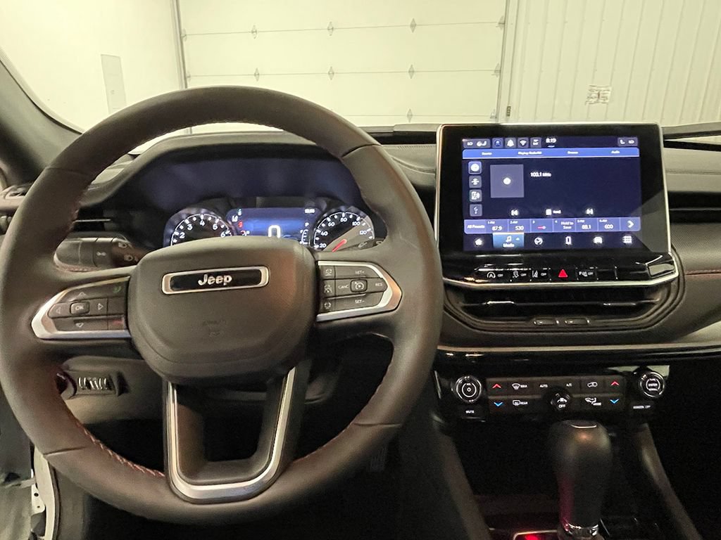 Used 2026 Jeep Compass Trailhawk AWD/4WD image 37