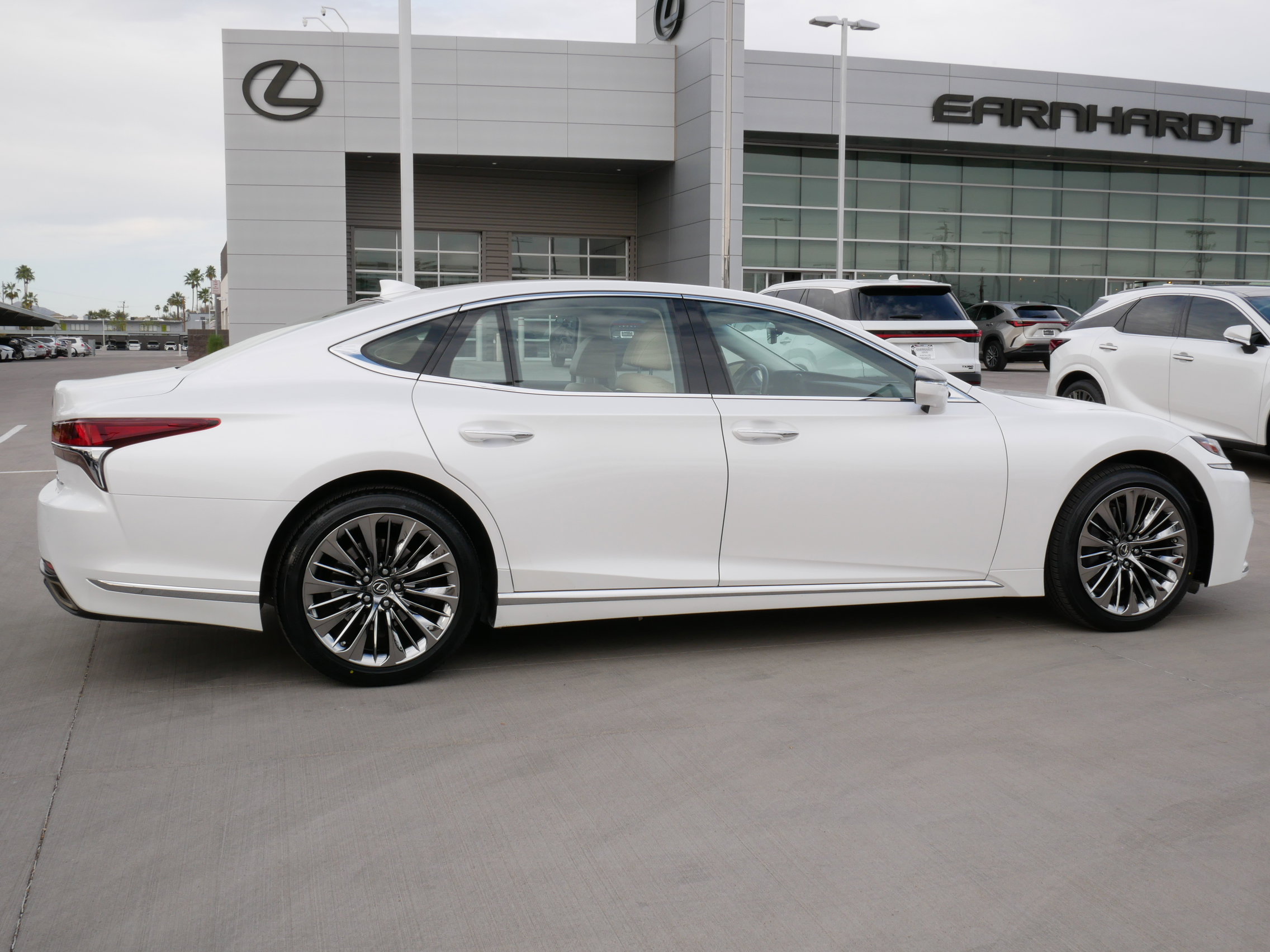 Used 2019 Lexus LS 500 AWD image 9