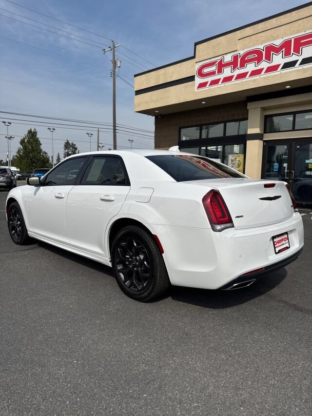 Used 2023 Chrysler 300 Touring L AWD/4WD image 7