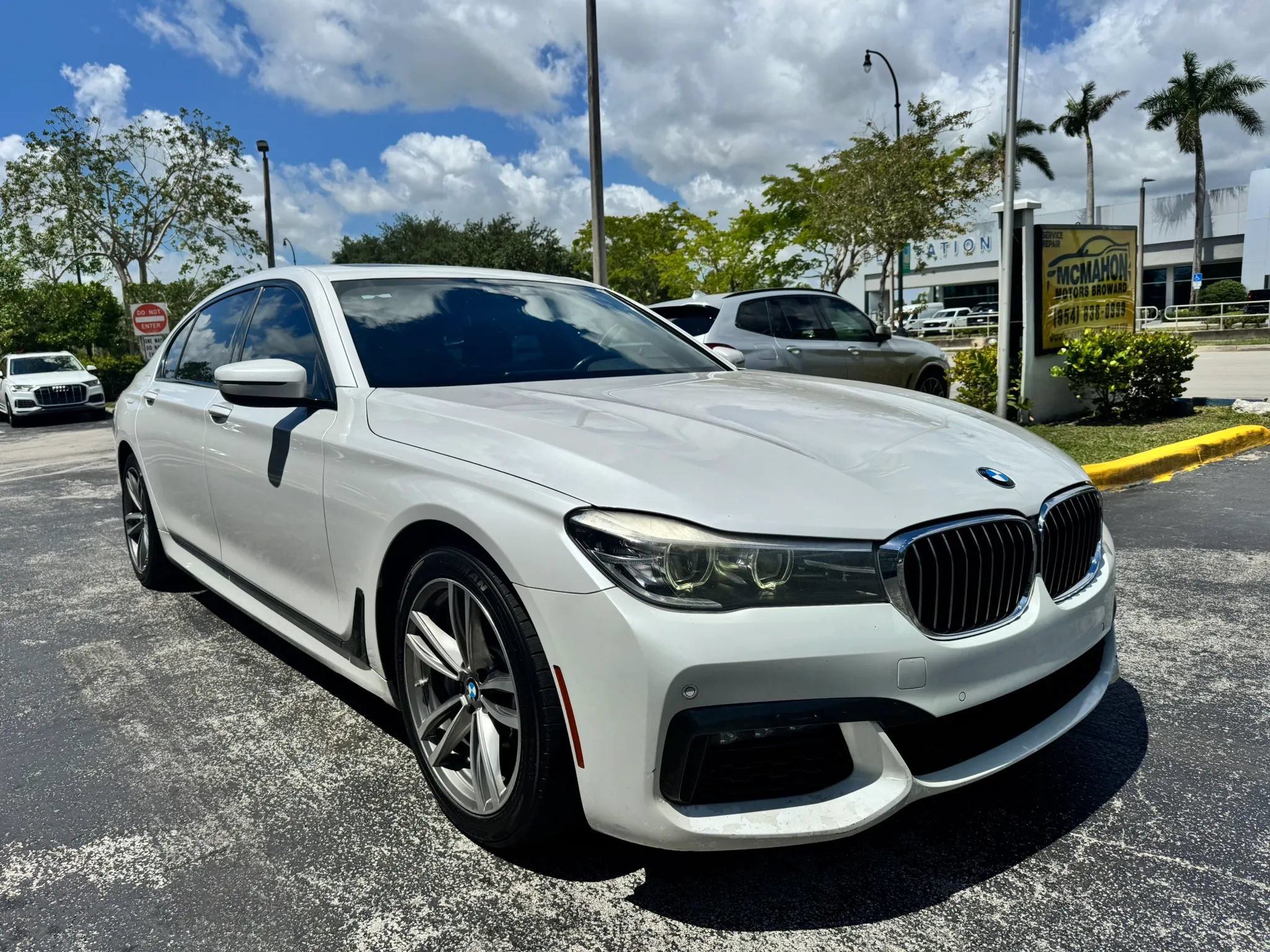 Used 2019 BMW 740i w/ M Sport Package RWD image 2