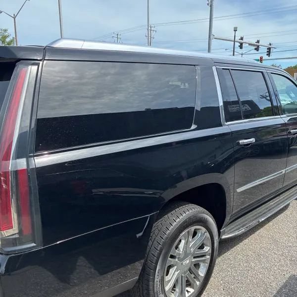 Used 2019 Cadillac Escalade ESV 4WD image 9