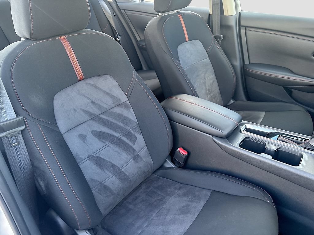 Used 2025 Nissan Sentra SR FWD image 26