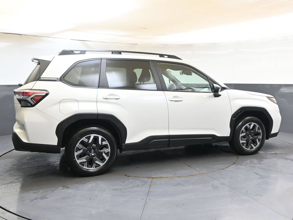 Certified 2025 Subaru Forester Premium AWD/4WD image 6