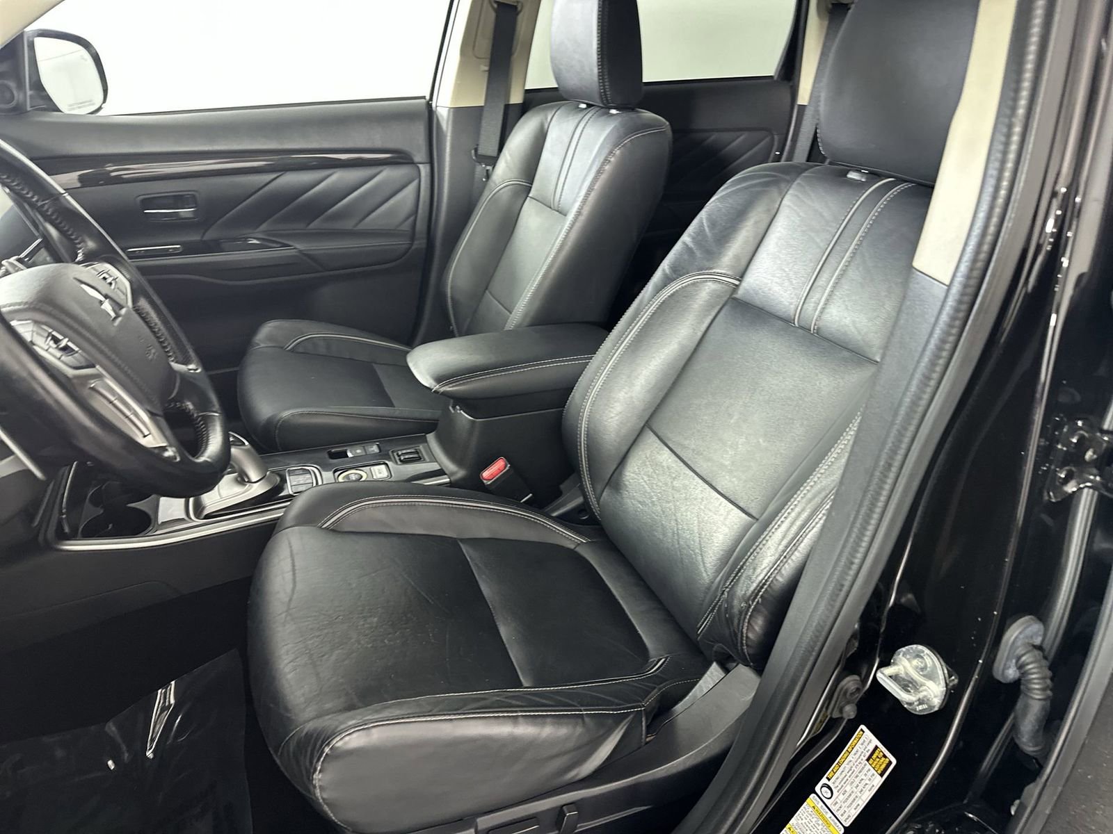 Used 2018 Mitsubishi Outlander SEL AWD/4WD image 11
