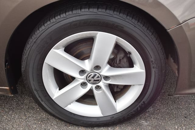 Used 2015 Volkswagen Jetta TDI SE FWD image 40