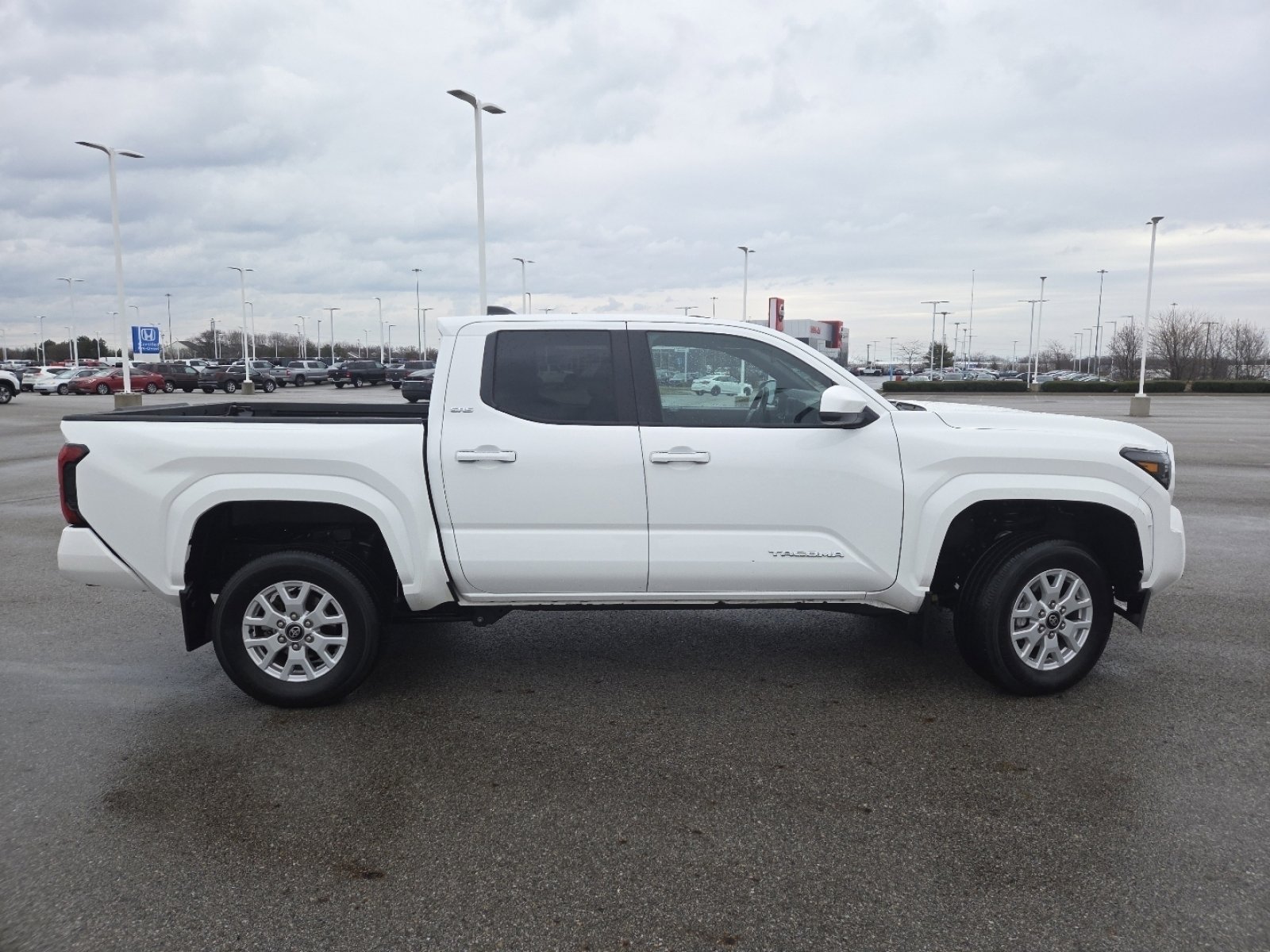 Used 2024 Toyota Tacoma SR5 image 16