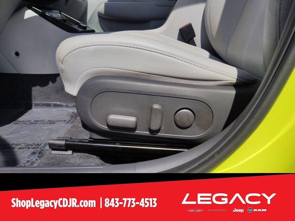 Used 2024 Hyundai Kona Limited image 17