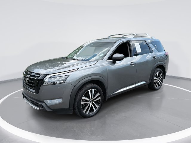 Used 2025 Nissan Pathfinder Platinum w/ Black Appearance Package AWD/4WD image 1