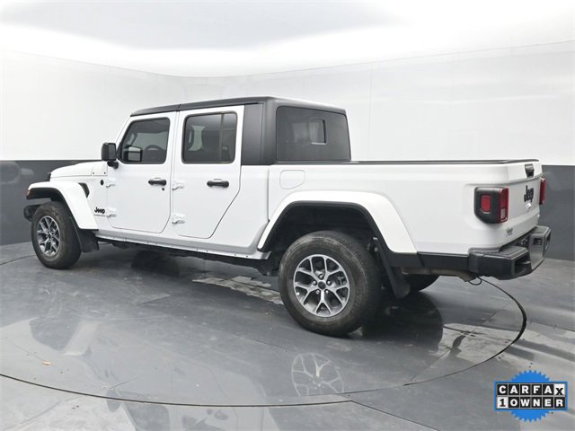 Used 2024 Jeep Gladiator Sport image 3