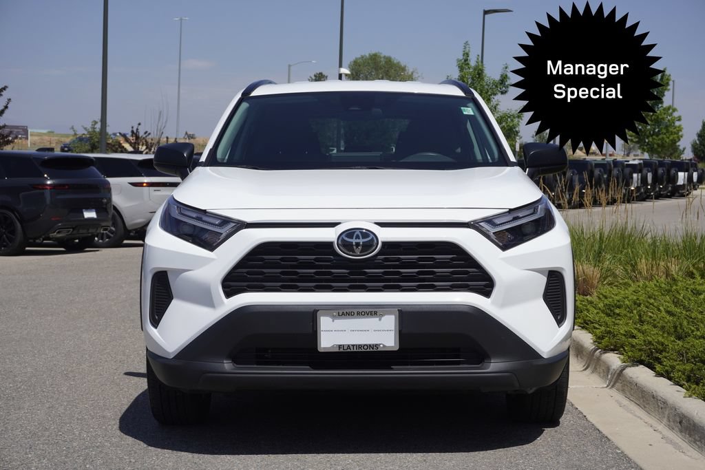 Used 2025 Toyota RAV4 LE AWD/4WD image 5