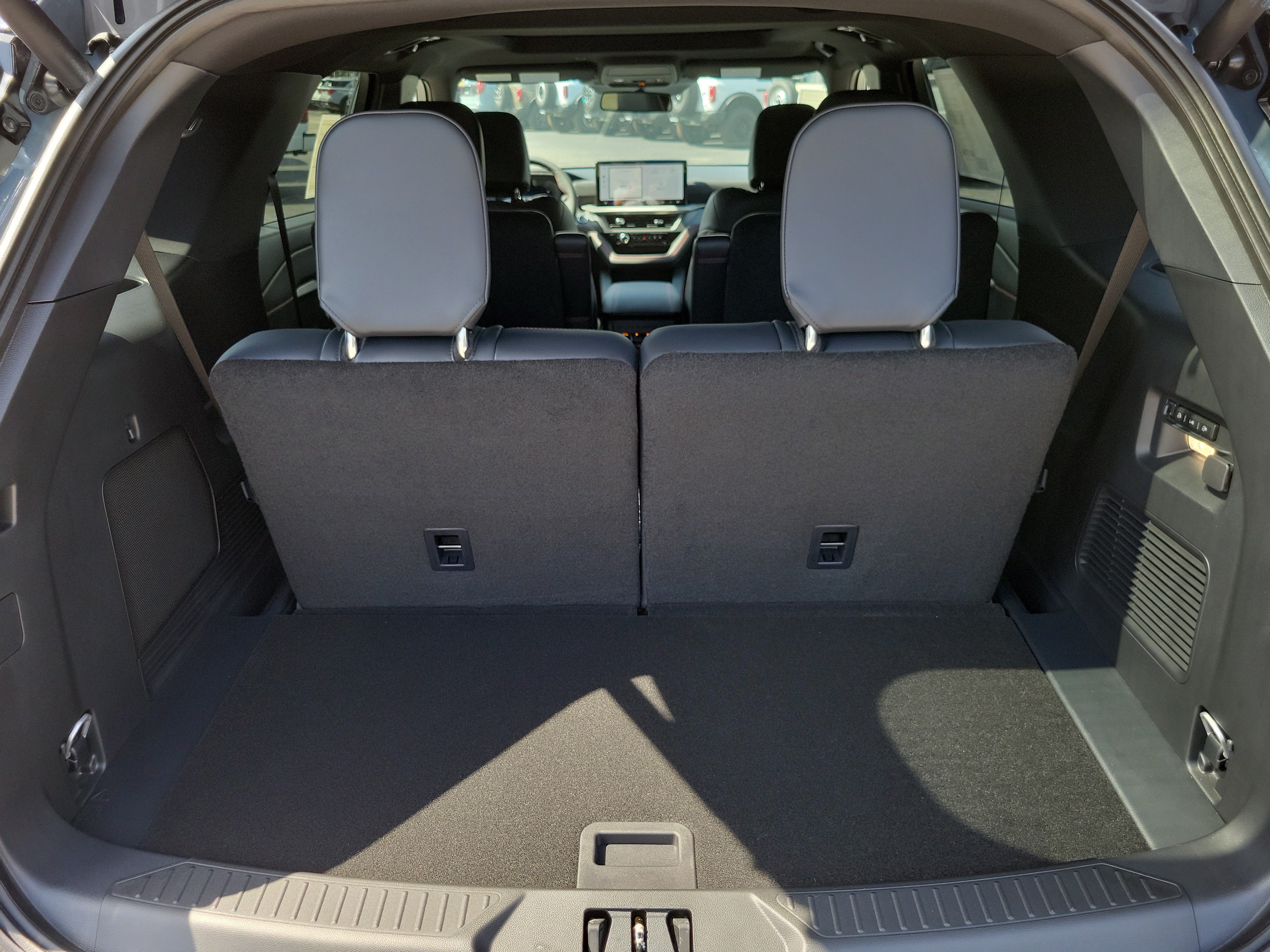 New 2027 Ford Explorer ST w/ Sun And Sound Package AWD/4WD image 8