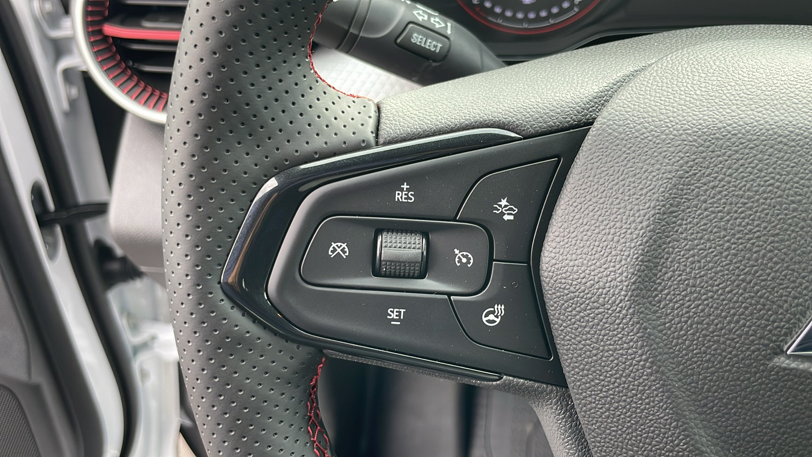 New 2026 Chevrolet Trax RS w/ Sunroof Package FWD image 24