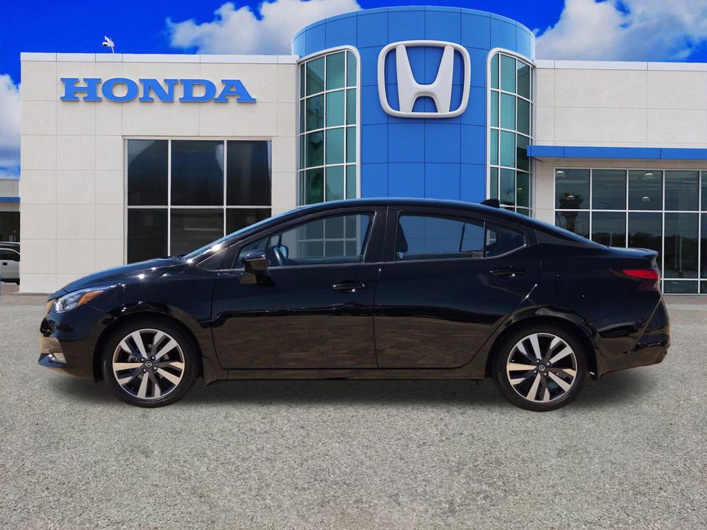 Used 2021 Nissan Versa SR FWD image 6