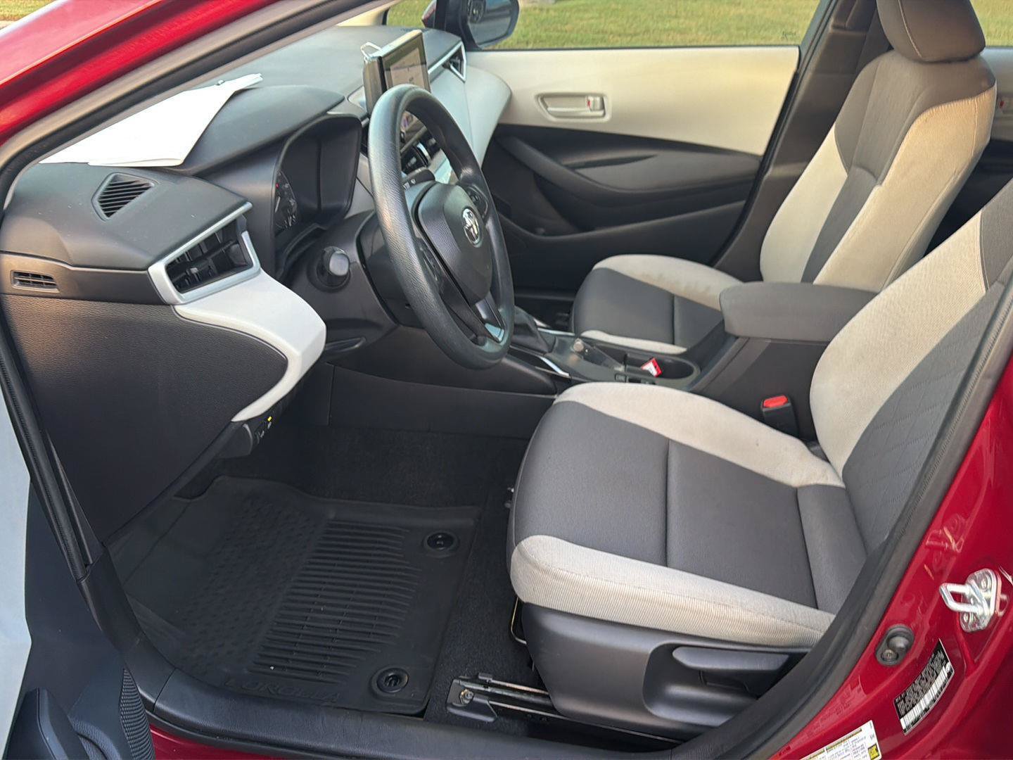 Certified 2025 Toyota Corolla LE w/ Convenience Package FWD image 10