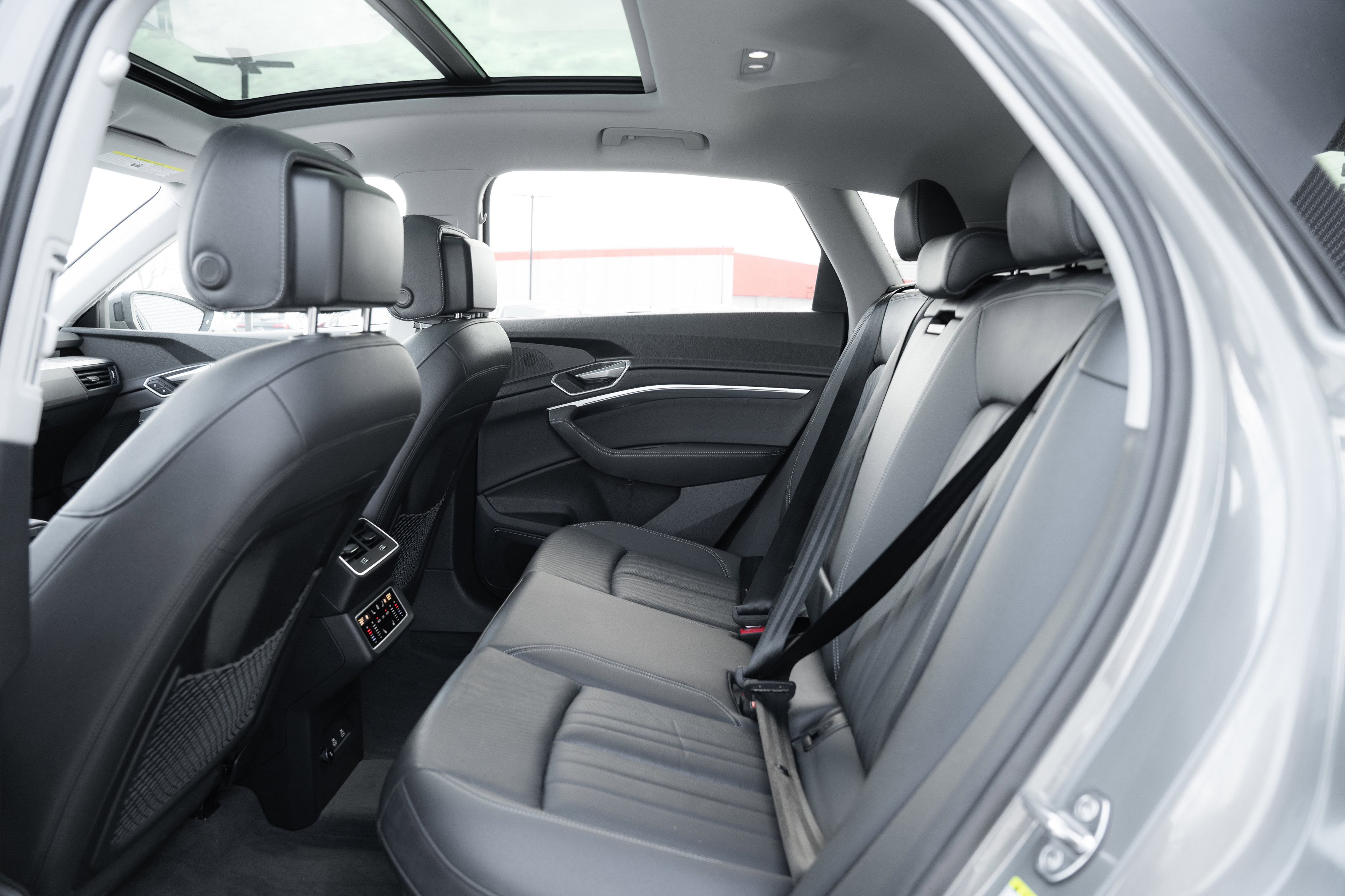 Certified 2024 Audi Q8 e-tron Premium Plus w/ Premium Plus Package image 26