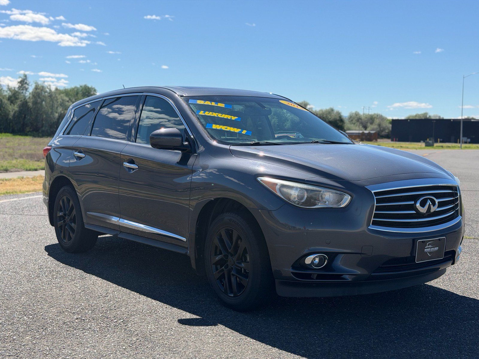 Used 2013 INFINITI JX35 AWD w/ Premium Pkg image 2
