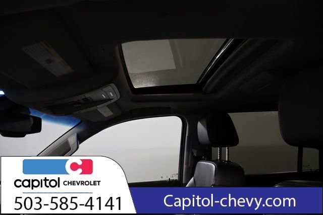 Used 2019 Chevrolet Suburban LT image 12