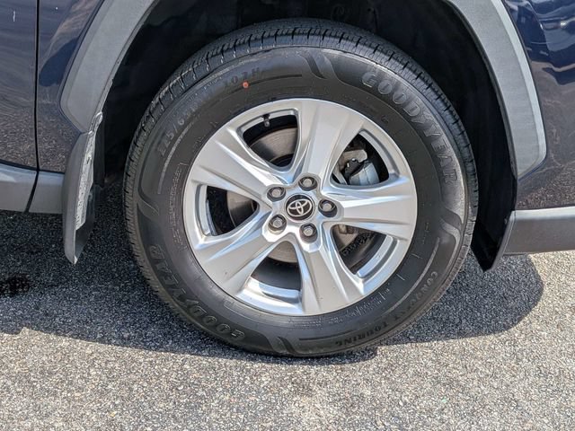 Used 2021 Toyota RAV4 XLE w/ Convenience Package AWD/4WD image 11