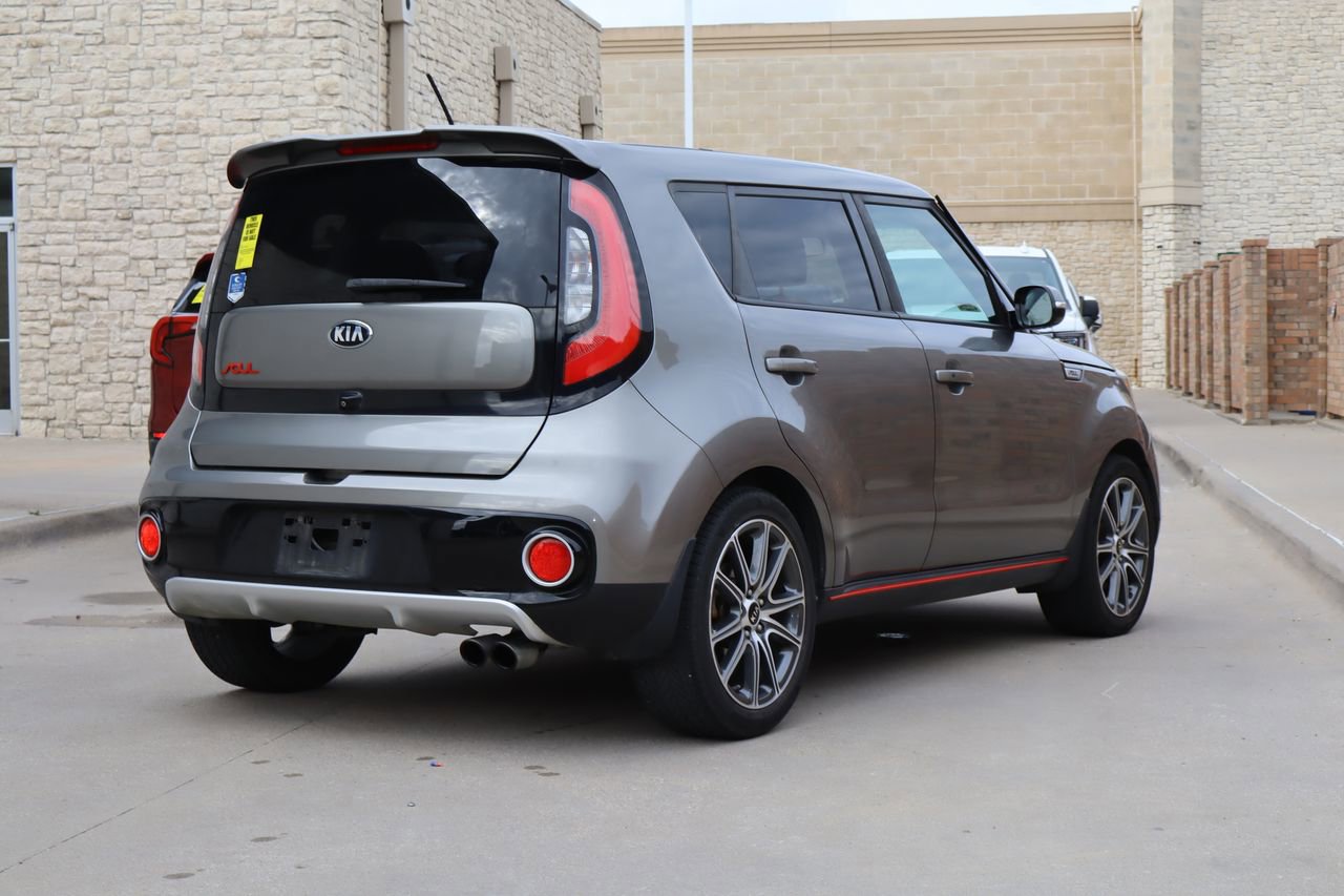 Used 2018 Kia Soul ! w/ Tech Package FWD image 3