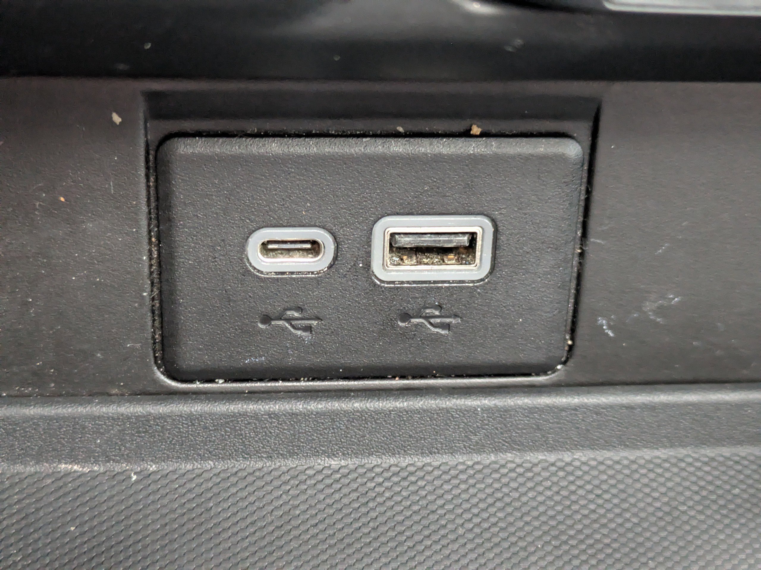 Used 2021 Chevrolet Suburban LT image 26