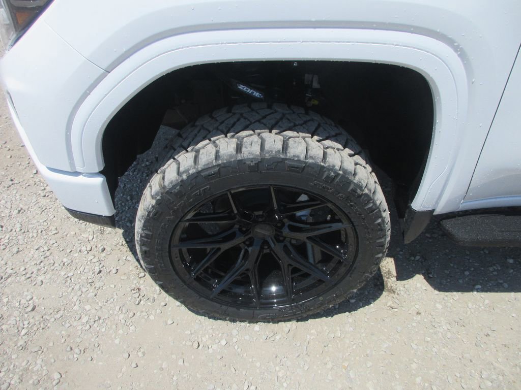 New 2026 GMC Sierra 1500 AT4 w/ AT4 Premium Package AWD/4WD image 16