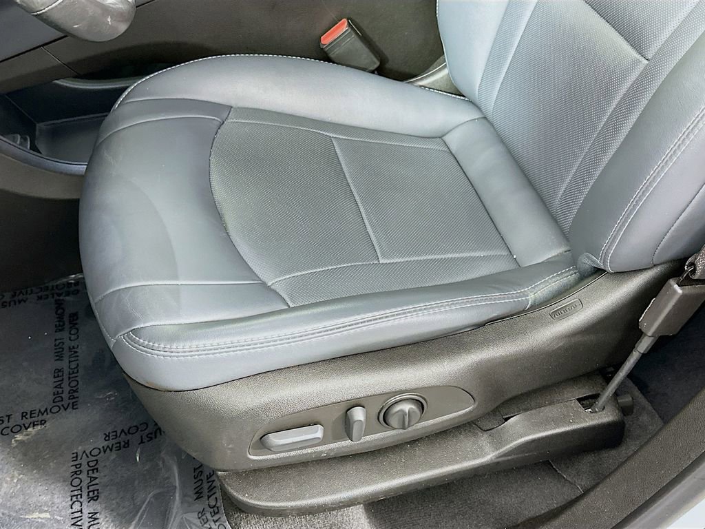 Used 2022 Buick Enclave Essence image 26