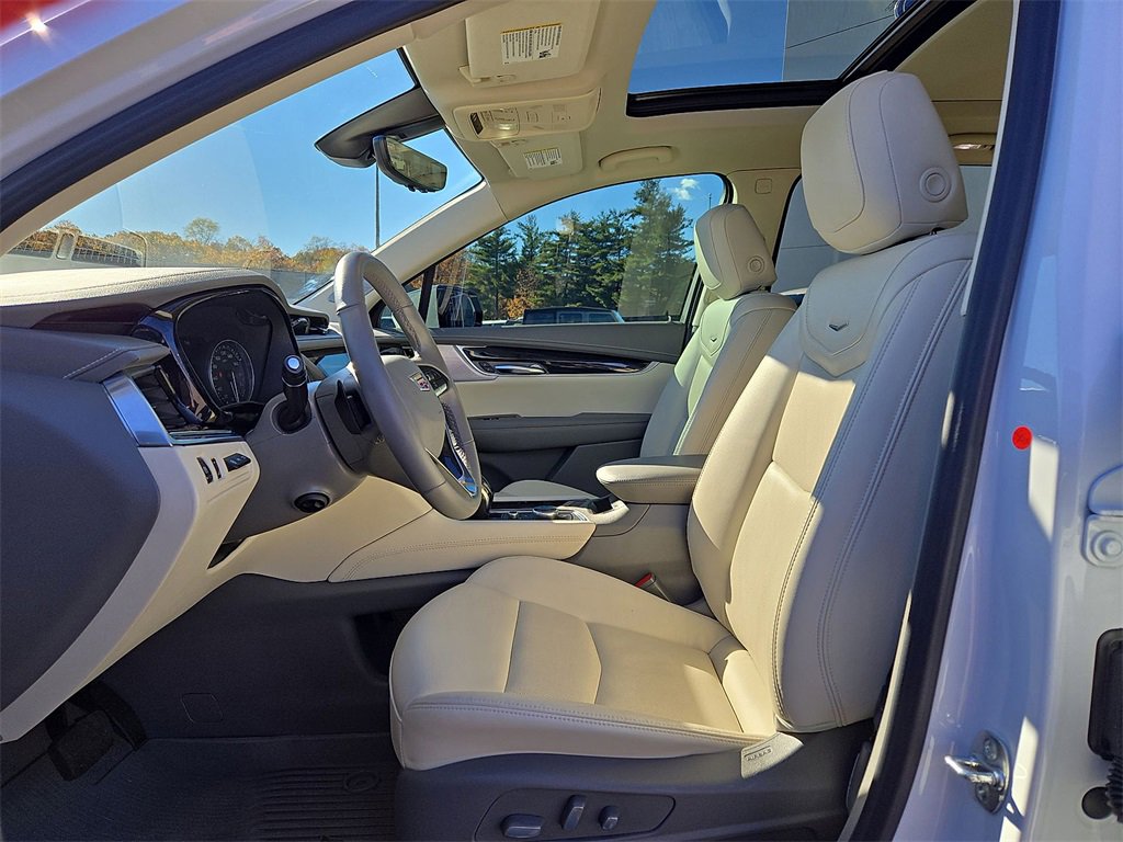 Used 2024 Cadillac XT6 Premium Luxury w/ Technology Package image 17