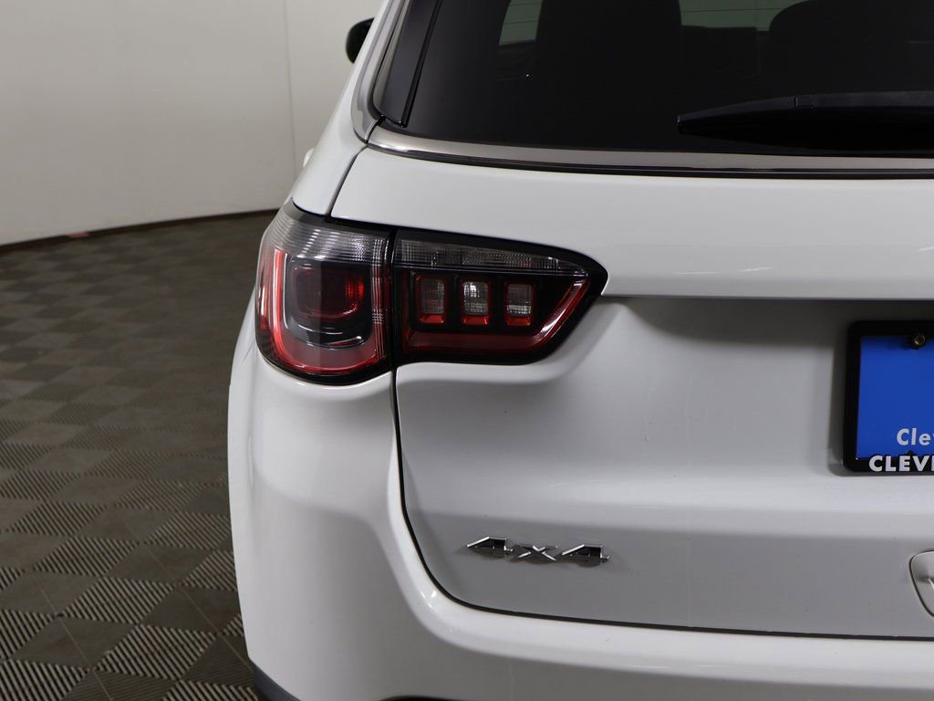 Used 2022 Jeep Compass Limited image 14