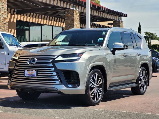 Used 2024 Lexus LX 600 4WD w/ Luxury Package image 10