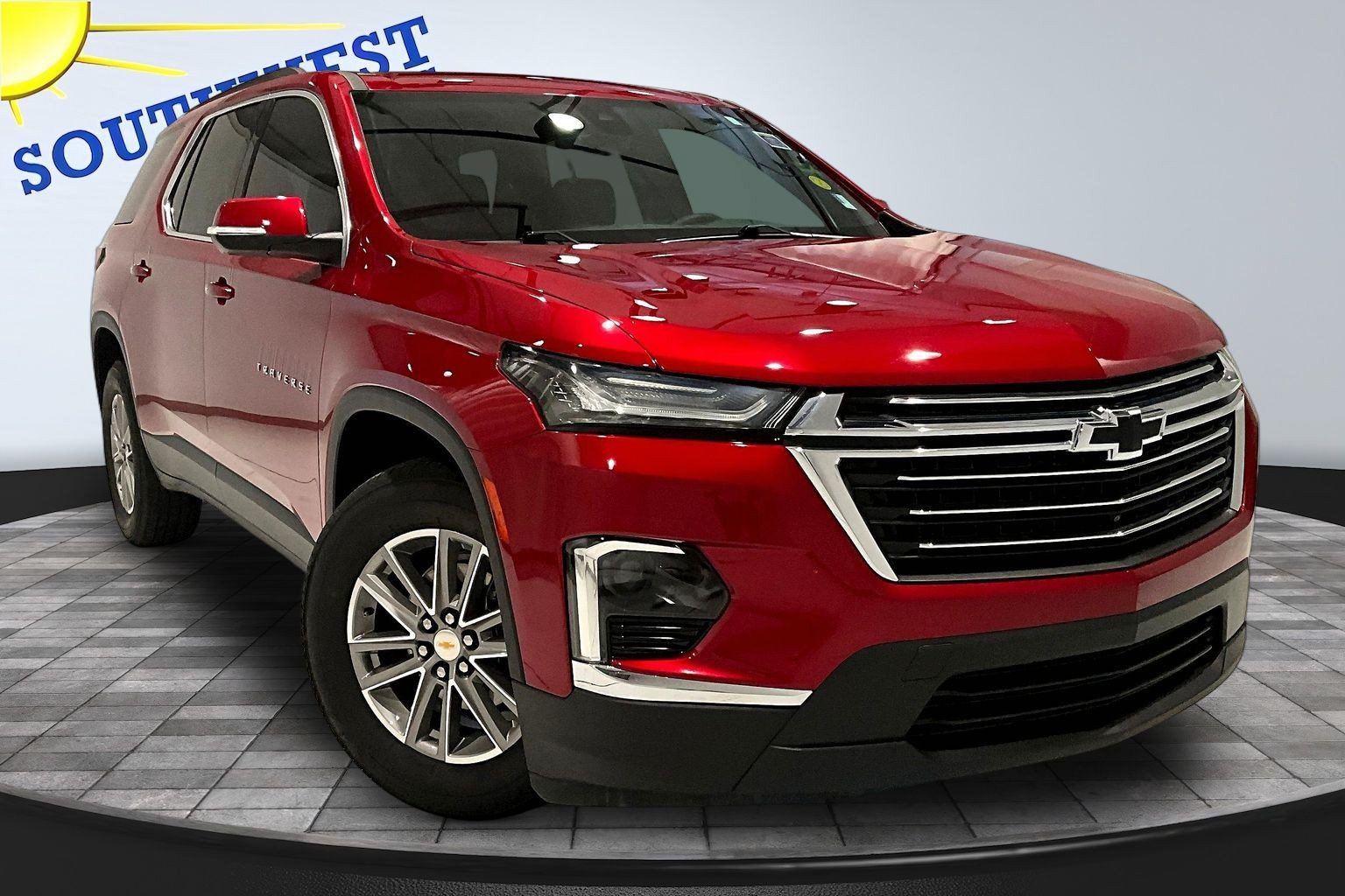 Used 2023 Chevrolet Traverse LT w/ Rear Camera Mirror Package AWD/4WD image 3