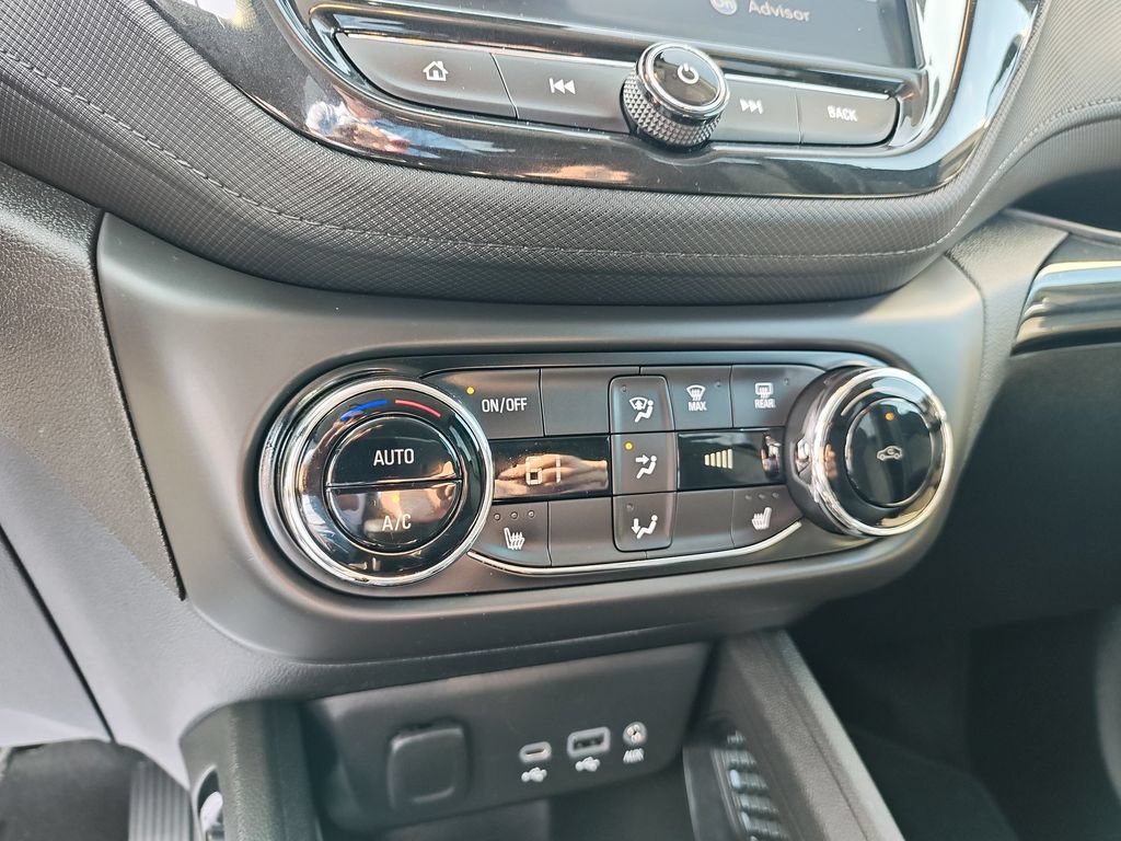 Used 2023 Chevrolet TrailBlazer LT w/ Convenience Package FWD image 19