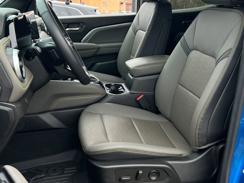 Used 2024 Chevrolet Colorado ZR2 w/ ZR2 Convenience Package III image 17