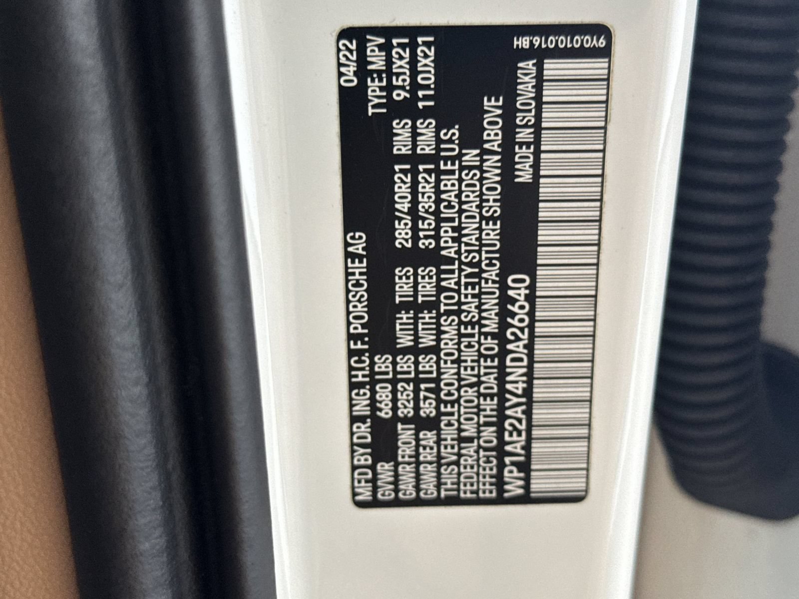Certified 2022 Porsche Cayenne E-Hybrid AWD/4WD image 35
