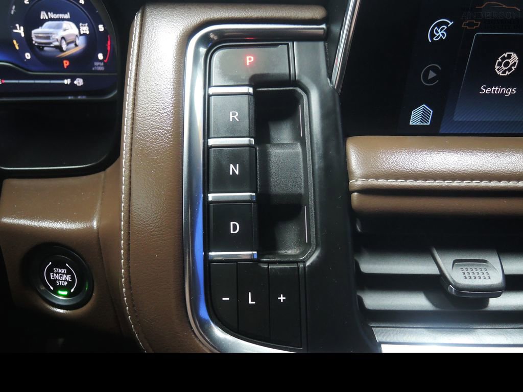 Used 2023 Chevrolet Suburban High Country w/ Advanced Technology Package image 20