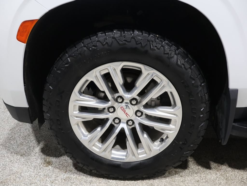 Used 2024 GMC Yukon XL SLT image 9