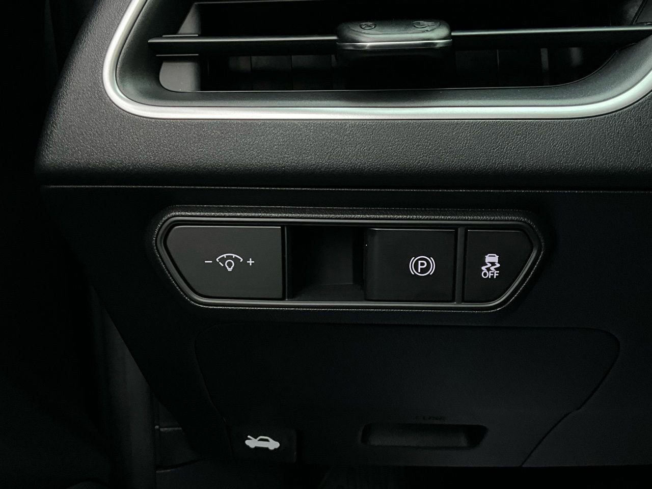 Used 2025 Kia K4 LXS image 21