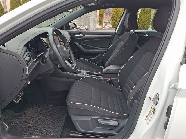 Used 2023 Volkswagen Jetta Sport image 14
