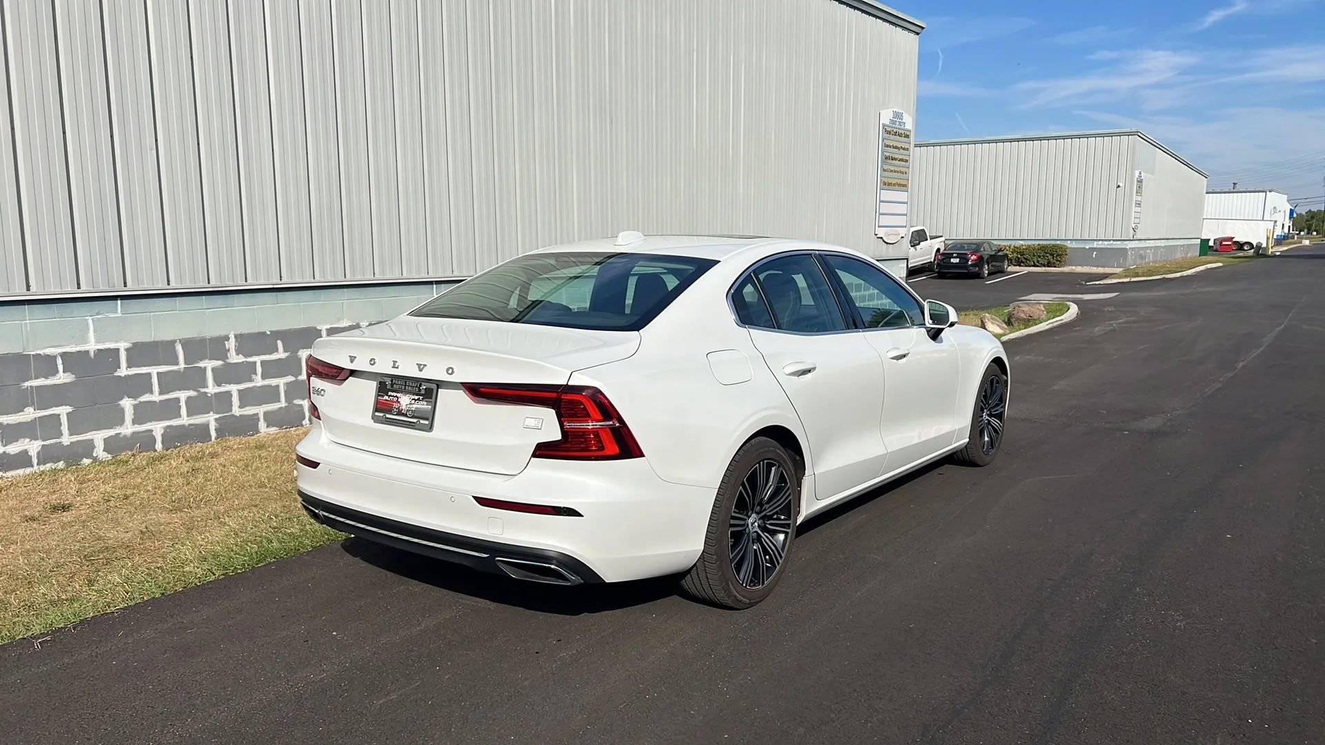 Used 2021 Volvo S60 T8 Inscription image 5