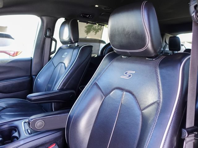 Used 2020 Chrysler Pacifica Limited w/ S Appearance Package FWD image 22