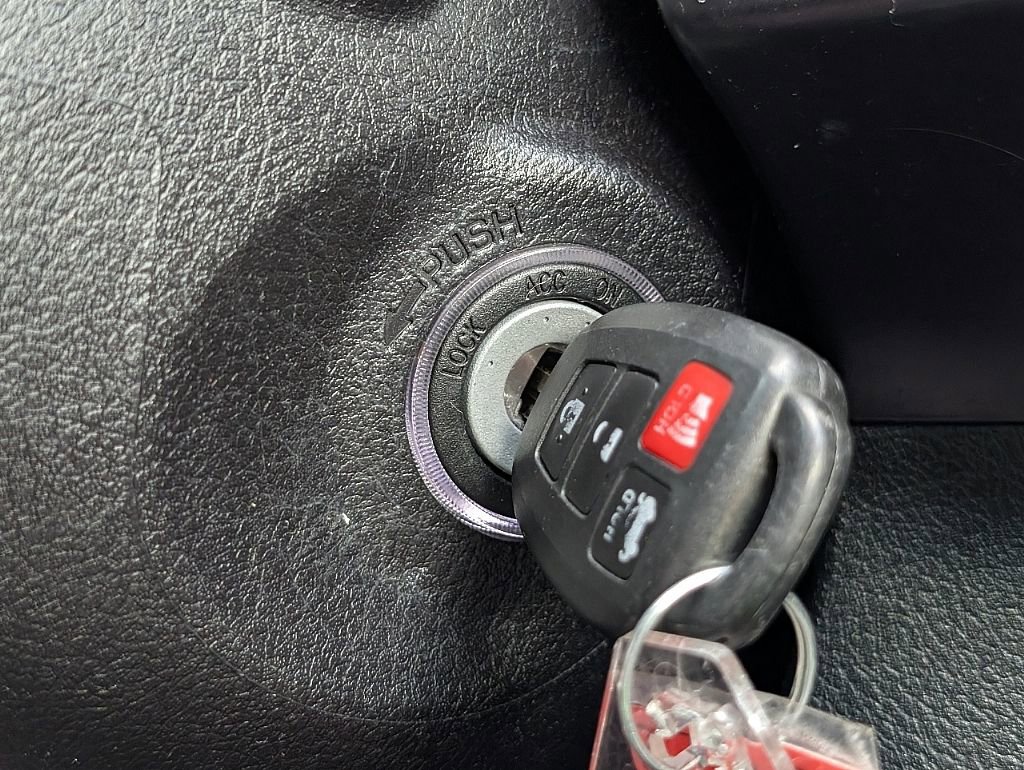 Used 2016 Toyota Camry SE image 31