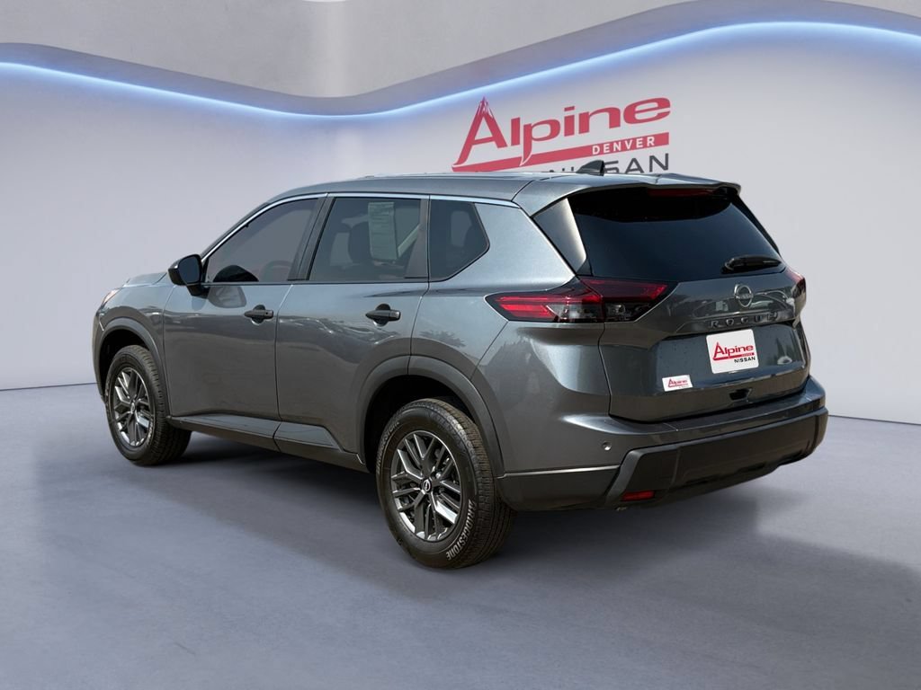 Used 2024 Nissan Rogue S FWD image 3