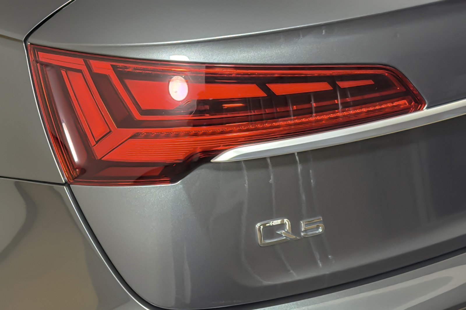 Used 2023 Audi Q5 e Premium Plus w/ Premium Plus Package AWD/4WD image 25
