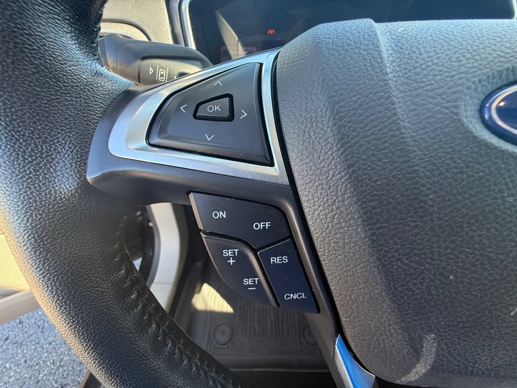 Used 2019 Ford Fusion SEL FWD image 15