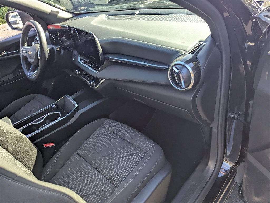Used 2025 Chevrolet Equinox LT image 29