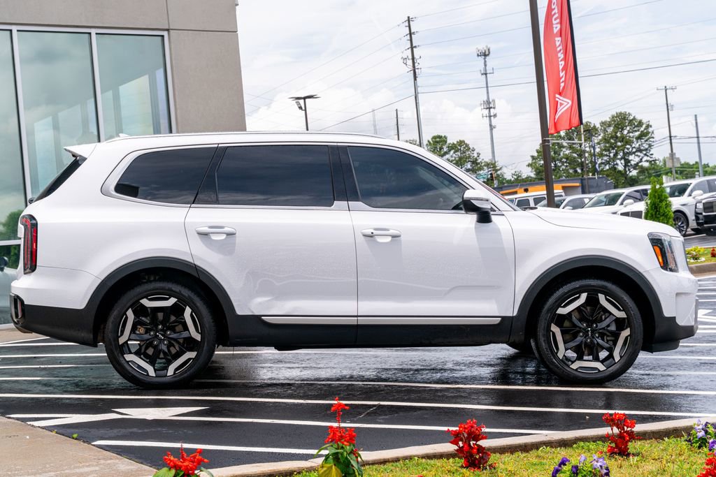 Used 2024 Kia Telluride EX w/ EX Captain's Chair Package FWD image 10