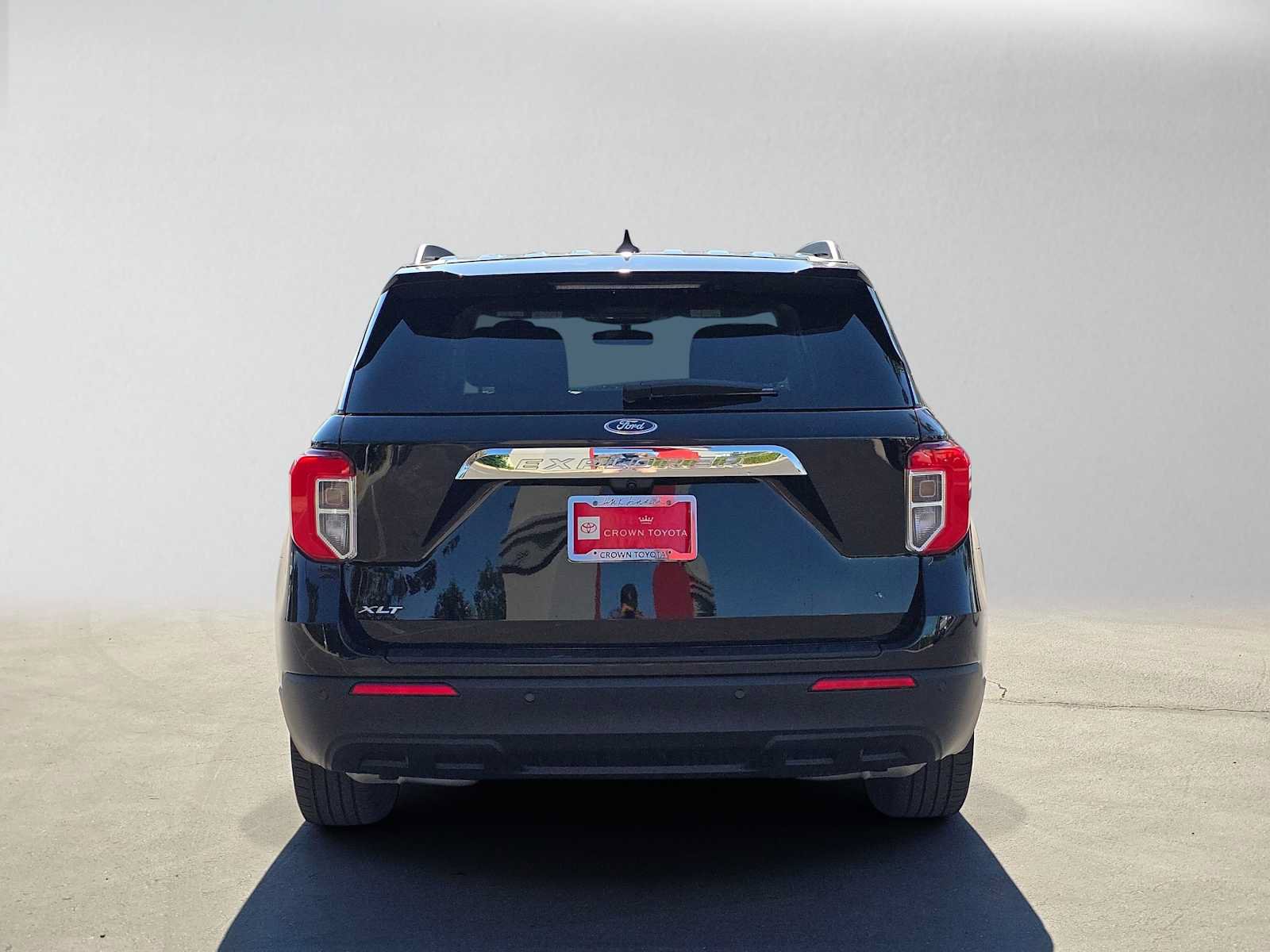 Used 2023 Ford Explorer XLT RWD image 4