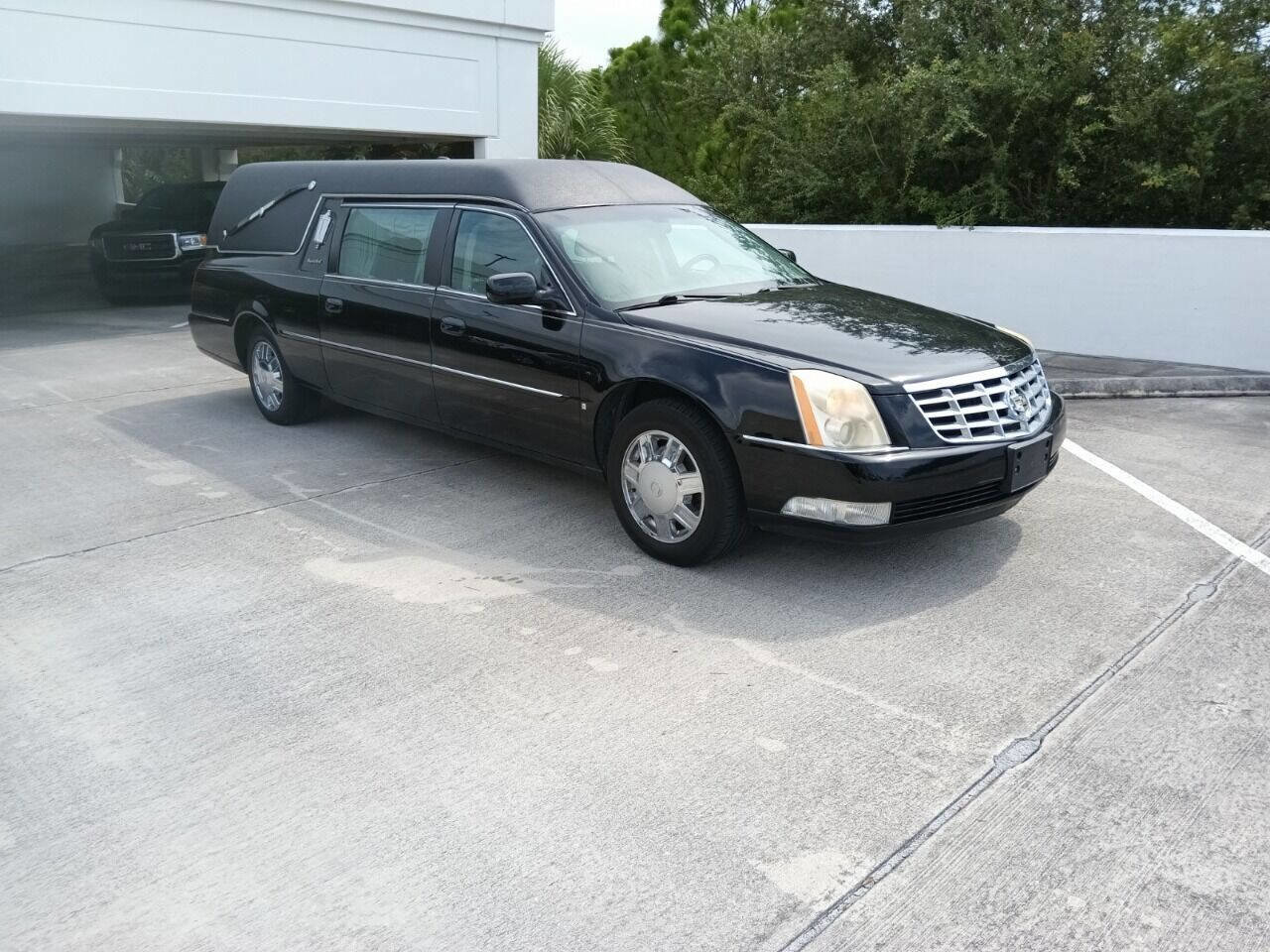 Used 2008 Cadillac DTS Hearse image 4