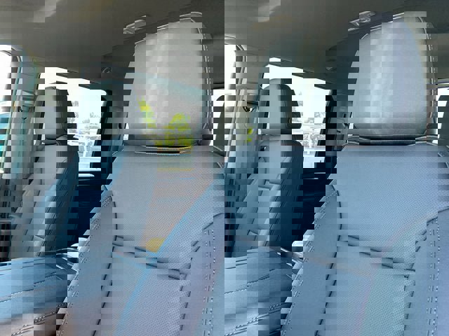 New 2025 GMC Sierra 2500 SLT w/ SLT Convenience Package image 17