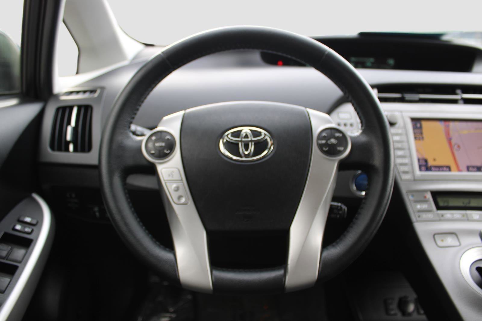 Used 2015 Toyota Prius Prime Advanced image 25