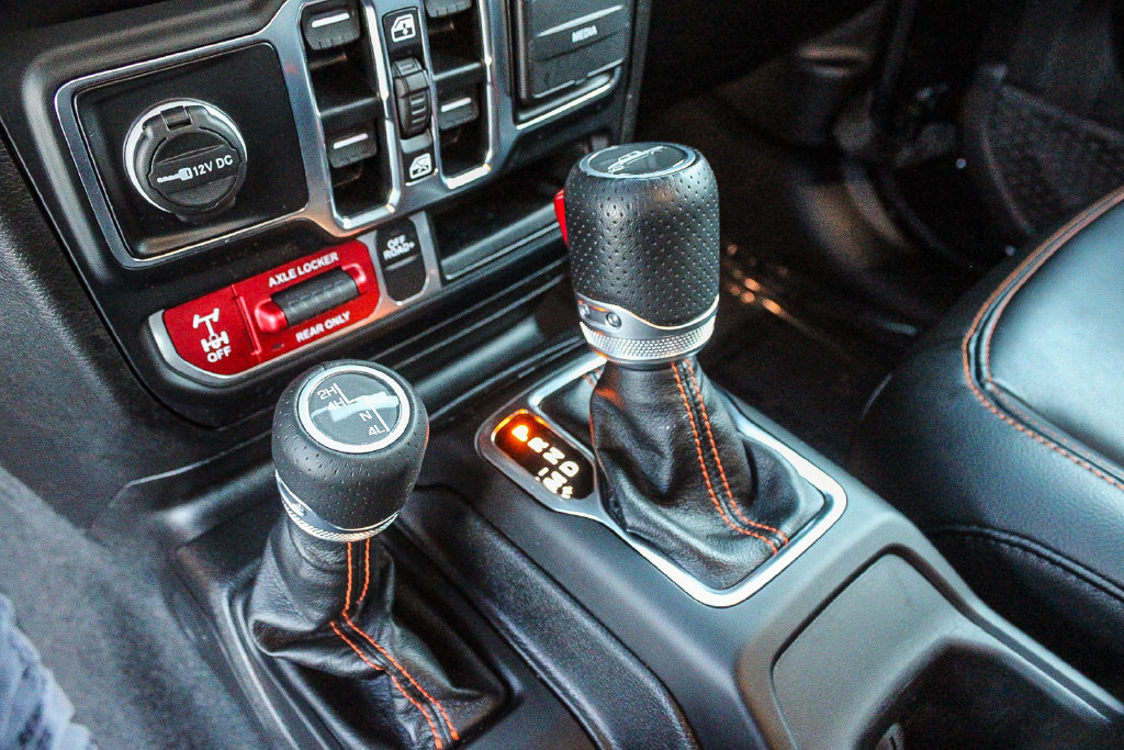 Used 2023 Jeep Gladiator Mojave w/ Safety Group AWD/4WD image 20